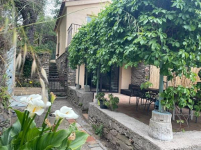 Maison Béatrice, mignonne, rénové avec terrasse et jardin, près de village